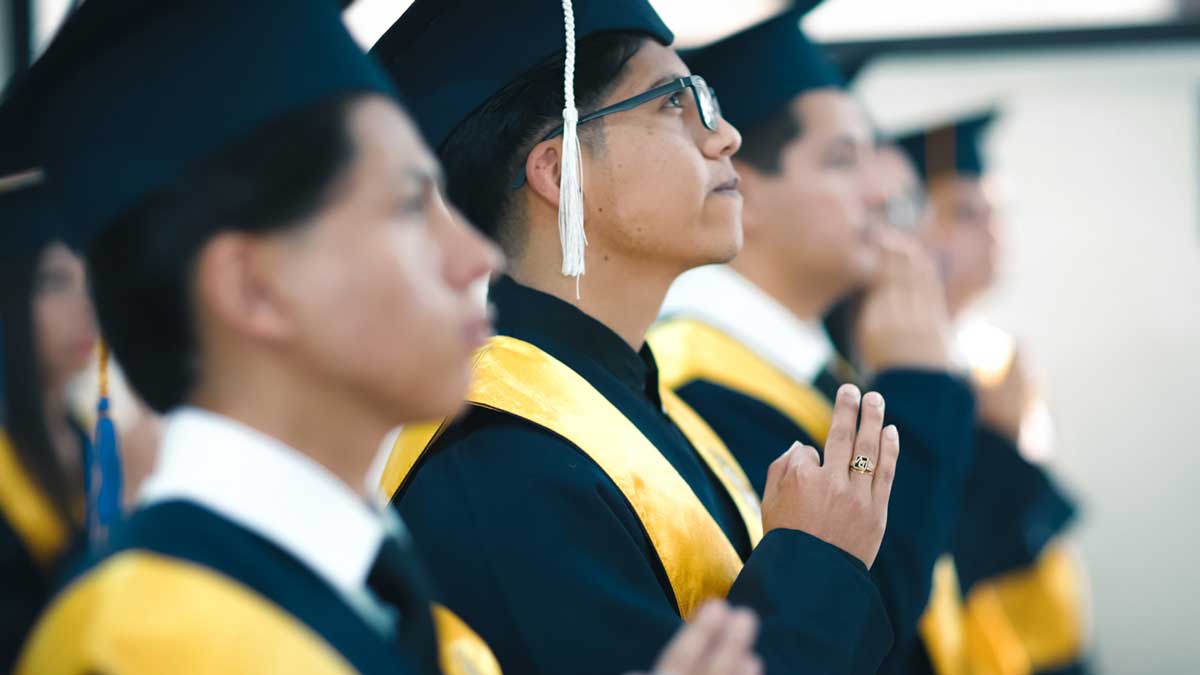 138 Nuevos Profesionales Se Gradúan De La Universidad Católica ...